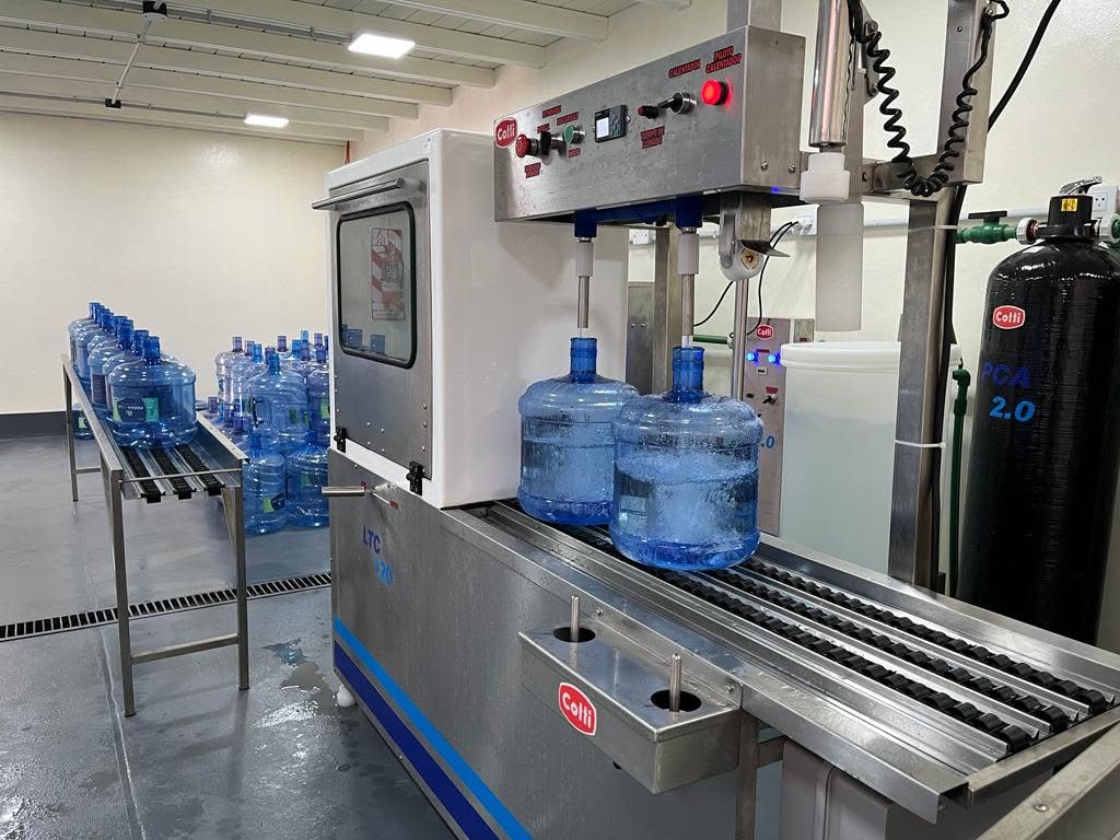 Máquina llenadora Colli LTC-120 — Paranaqua
